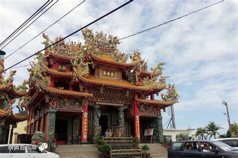 廟前貧 廟後富 廟左廟右出寡婦